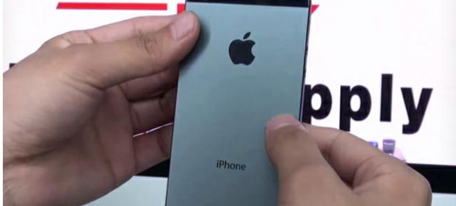 Iată cum arată panoul spate al lui iPhone 5, comparat cu iPhone 4S; Difuzoare cu mult mai mari! (Video)