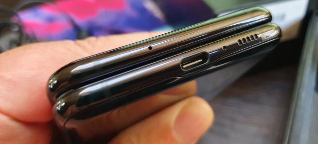 Samsung Galaxy Z Flip: Baterie unei zile de muncă... în cel mai bun caz