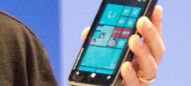 Prototipul Nokia cu Windows Phone 8