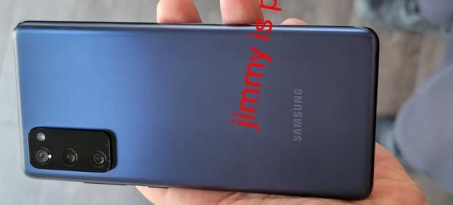 Samsung Galaxy S20 FE 5G apare în fotografii hands on, cu muchii destul de groase şi ecran plat