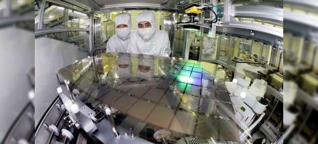 Samsung atinge 350 ppi folosind un panou OLED și tehnologia FMM (Fine Metal Mask)