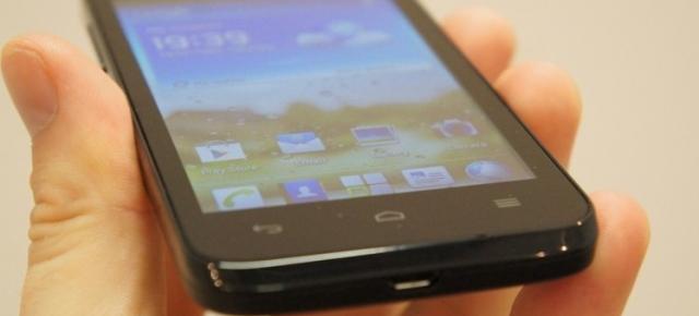 IFA Berlin 2012: Huawei Ascend G330, entry-level cu specificații bune și preț imbatabil