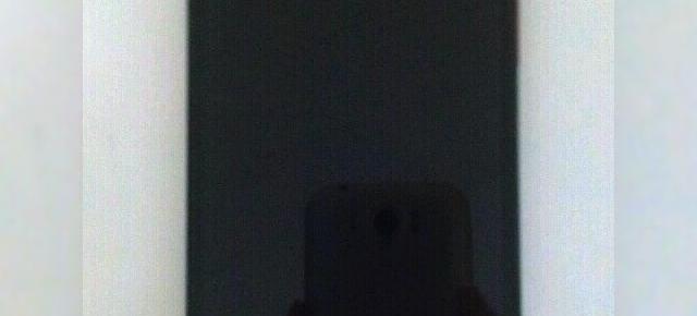 Încă o imagine cu misteriosul terminal HTC care a apărut pe web recent; Să fie acesta un phablet quad core HTC?
