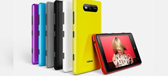 Nokia Lumia 820 - detalii complete