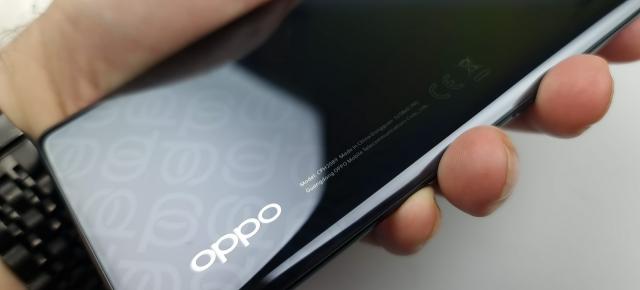 Oppo Reno4 Pro 5G: Hardware cu un picior în barca flagship-urilor