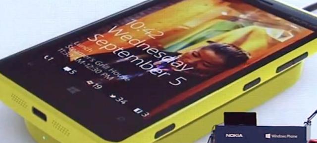 Windows Phone 8 ar integra notificări pentru Facebook și Twitter