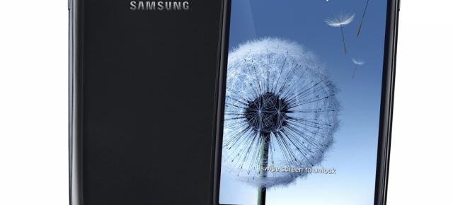 Samsung Galaxy S III Sapphire Black și la magazinele online din țara noastră