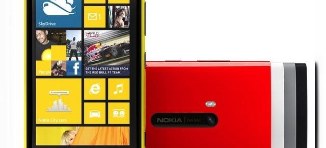 Nokia Lumia 920 și 820 la precomandă cu livrarea din 1 noiembrie!