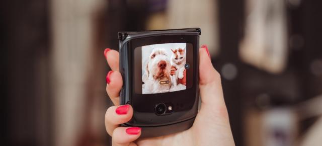 Motorola RAZR 5G se bucură de cea mai avansată cameră selfie de pe piață grație afișajului Quick View