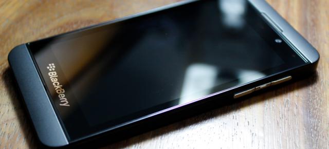 Terminal BlackBerry din Seria L ajunge pe web prematur; Iată o serie de imagini!