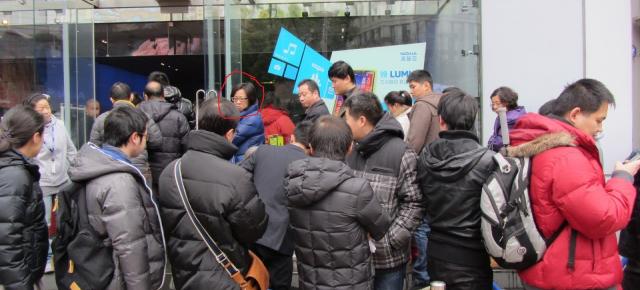 Noi stocuri de Nokia Lumia 920 generează cozi uriașe În China