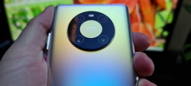 Huawei Mate 50 Pro ar urma să vină cu o MEGA baterie de 7000 mAh (Zvon)