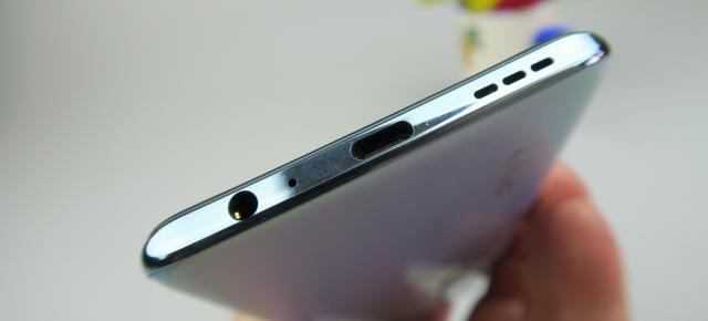 Vivo Y70: Conectivitate stabilă, porturi şi standarde la zi