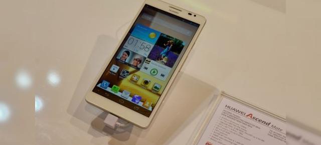 MWC 2013: Hands on cu Huawei Ascend Mate, mamutul care face Galaxy Note II să pară un pitic (Video)