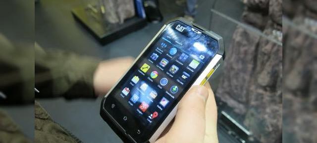 MWC 2013: Hands-on cu unul dintre cele mai rezistente smartphone-uri, construit de Caterpilar