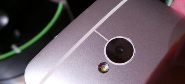 HTC One va avea probleme de stoc din cauza productiei defectuoase de componente pentru cameră