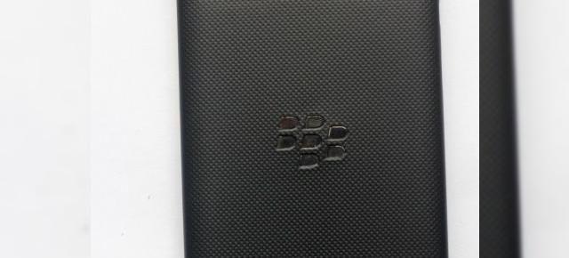 BlackBerry Q10 surprins În imagini, de această dată cu spate cauciucat