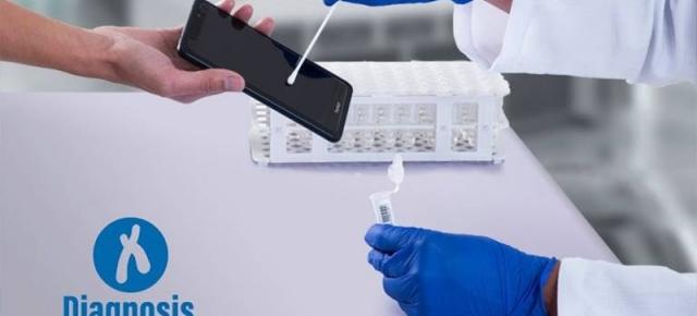 O nouă modalitate de a te testa pentru Covid-19 implică analizarea ecranului telefonului tău
