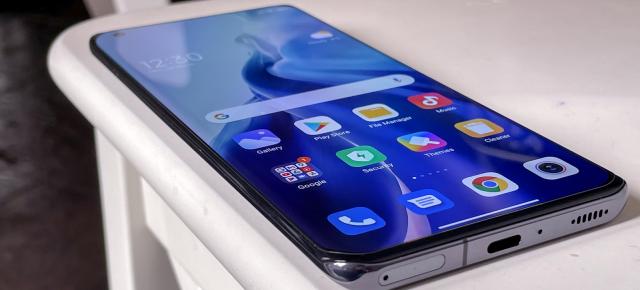 Xiaomi a brevetat 4 noi smartphone-uri high-end, cu display-uri curbate și sisteme avansate de cameră; Iată schițele terminalelor