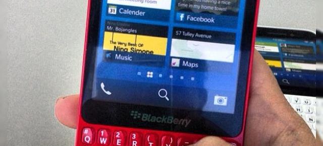 În cazul modelului BlackBerry R10 culoarea roșu figurează ca un aspect predominant