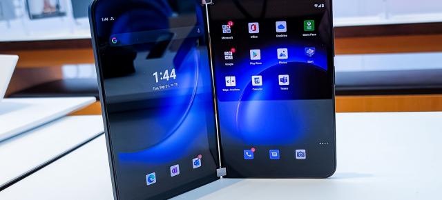 Microsoft promite 3 ani de actualizări software pentru Surface Duo 2; Prima generație încă rulează Android 10