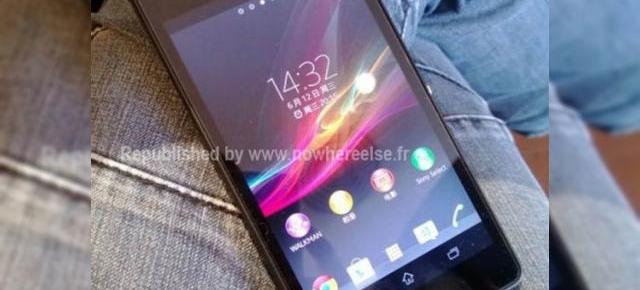 Sony Xperia ZU ajunge pe web din nou, de această dată terminalul de 6.44 inch e fotografiat pornit