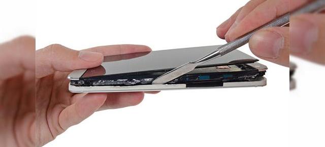 HTC One, coșmarul service-urilor; Dezasamblarea sa prezintă un terminal dificil de reparat (Video)