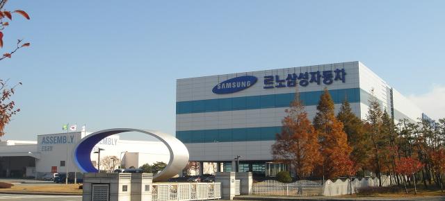 Furnizorii de componente pentru Samsung pierd din cauza comenzilor scăzute de Galaxy S4