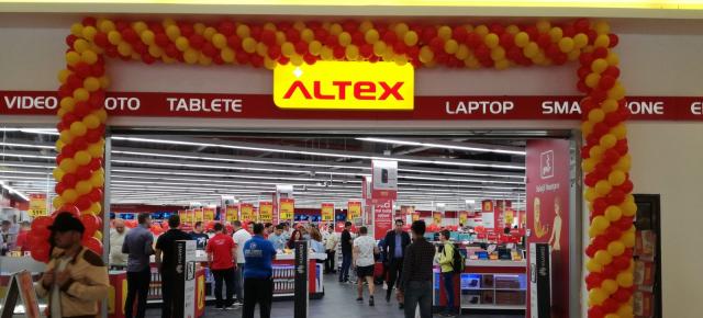 Altex afirmă că ANPC a găsit prețuri neconforme la doar 44 de produse din 1000 verificate; Eroarea umană a fost corectată, iar campania de Black Friday continuă