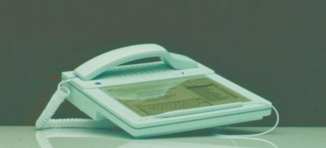 știați că: primul "iPhone" datează din 1983 și era un telefon fix Apple