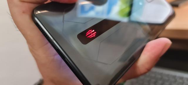 Nubia Red Magic 7 va suporta încărcare rapidă la 165W, potrivit unei certificări proaspăt acordate în China