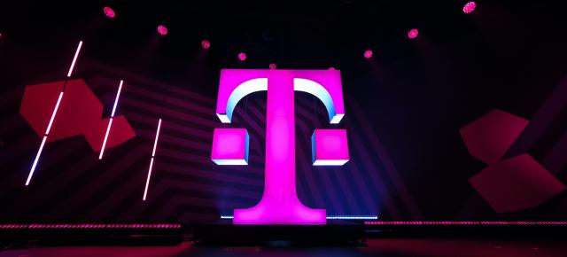 Deutsche Telekom are de astăzi un logo nou pe care îl vom vedea folosit de către brand și în România