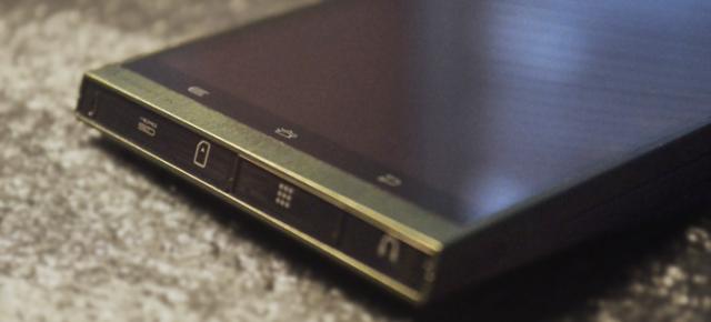 Un proiect eșuat Într-un soi de Kickstarter revine la viață sub formă de telefon În China (Video)