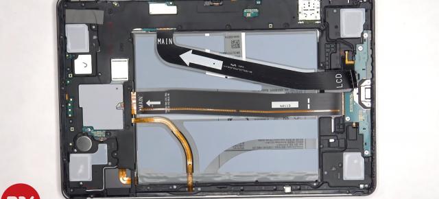 Samsung Galaxy Tab S8 disecată de experţi; Cat de uşor se repară tableta?