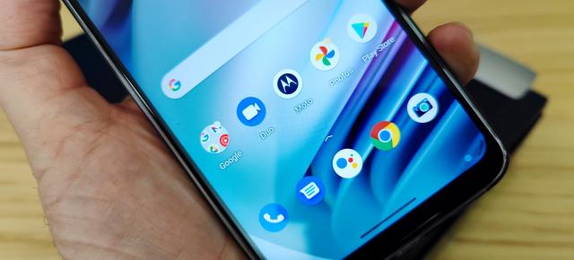 Motorola Moto G60: OS, UI, aplicaţii cu aceeaşi implementare prietenoasă cu Google