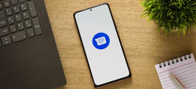 Google ar fi adunat date ale utilizatorilor folosind aplicaţii de bază de pe telefoane (Messages, Google Phone)