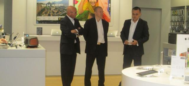 Primul magazin iCentre din România (Apple Premium Reseller) s-a inaugurat oficial astăzi!