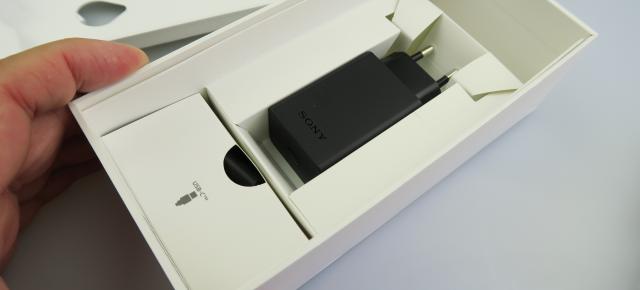 Sony Xperia 1 IV primește certificarea 3C și este un alt flagship livrat fără încărcător la cutie