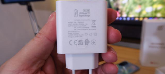 Huawei Nova 9 SE: Baterie care îşi scoate pârleala cu încărcarea, mai mult decât autonomia