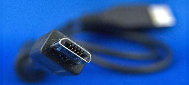 Următoarea generație de conectoare USB vor putea fi introduse În porturi și invers, ca Apple Lightning
