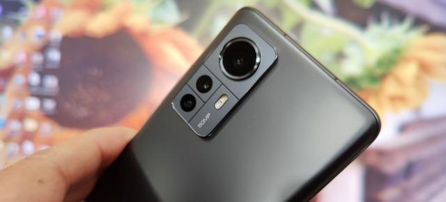 Xiaomi 12X: Camera lui Xiaomi 12, cu un twist de verde intens, stabilizare excelentă