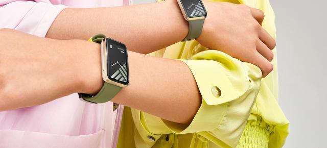 Xiaomi Band 7 Pro este disponibilă la vânzare pe TomTop, cu livrare Duty Free în România; Cât costă?