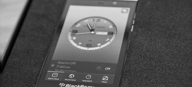 Un nou telefon de o sută de milioane de lei vechi a sosit În România; E Porsche Design, e 4G LTE și... BlackBerry