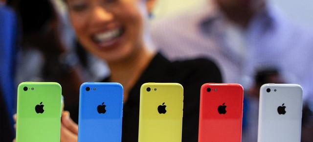 iPhone 5c disponibil acum În versiuni de 8 GB puțin mai ieftine; Apple Încearcă să scape de stoc!