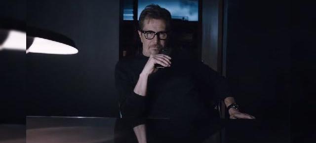 Gary Oldman e imaginea lui HTC One M8, descrie telefonul cu "bla, bla, bla" (Video)