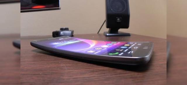 LG G Flex primește actualizarea la Android 4.4 KitKat, doar În Coreea de Sud deocamdată