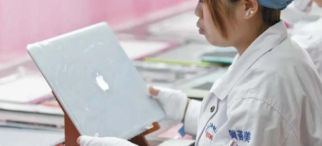 Apple dorește să  mute o parte din producția tabletelor iPad în India, însă nu are încredere în angajații din această regiune