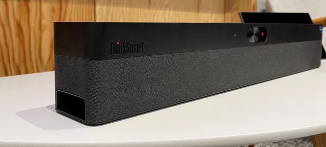 Lenovo ThinkSmart One este prima consolă all-in-one de videoconferință bazată pe Windows și tocmai a debutat oficial în România