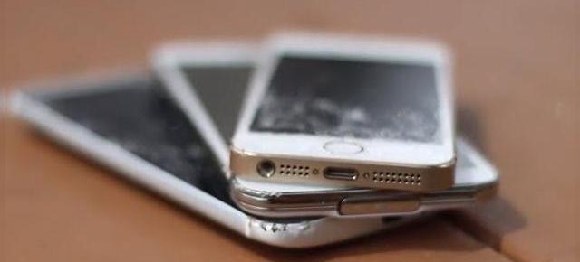 HTC One M8 versus Samsung Galaxy S5 versus iPhone 5s: testul scăpării de la câțiva metri Înălțime! (Video)