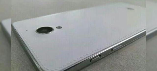Un nou smartphone Huawei misterios copiază imitația de piele pe spate specifică Samsung